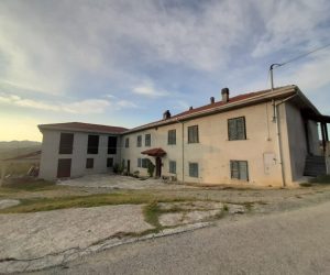 013 – Farm house on sale in Cassinasco