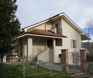 045 – Villa on sale in Santo Stefano Belbo