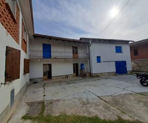 121 – Semi-detached house for sale in Castiglione Tinella