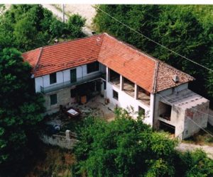 043 – Farmhouse on sale in Castino