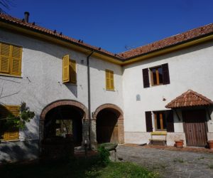 093 – Farmhouse for sale in Prasco (high Monferrato)